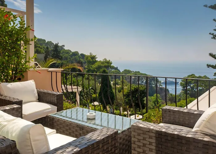 Отель La Vega 4*