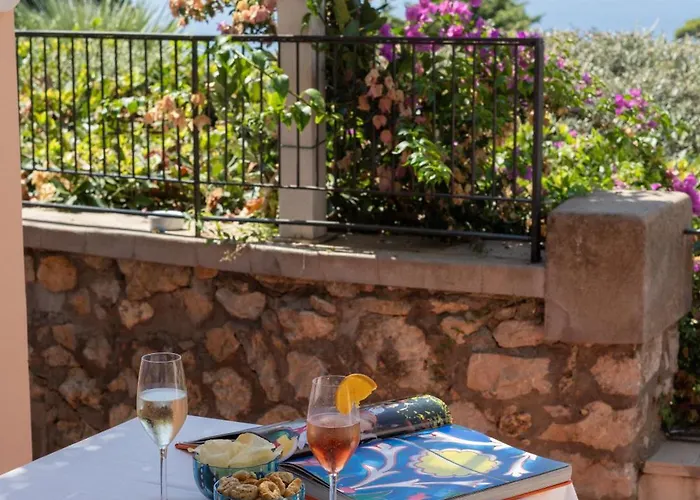 Отель La Vega 4*