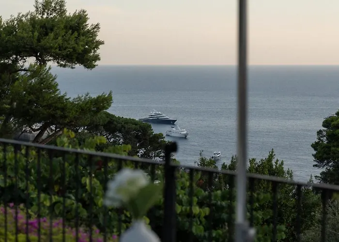 Отель La Vega Капри